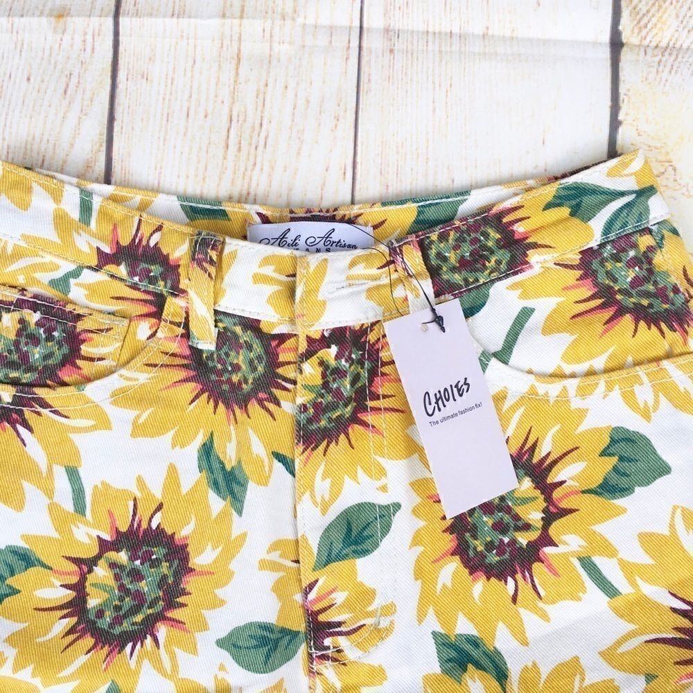Aili Artisan SunFlower Floral High Waist Shorts 25